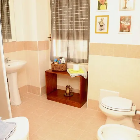 Guest house Viale Italia 41: I Migliori Anni Sassari